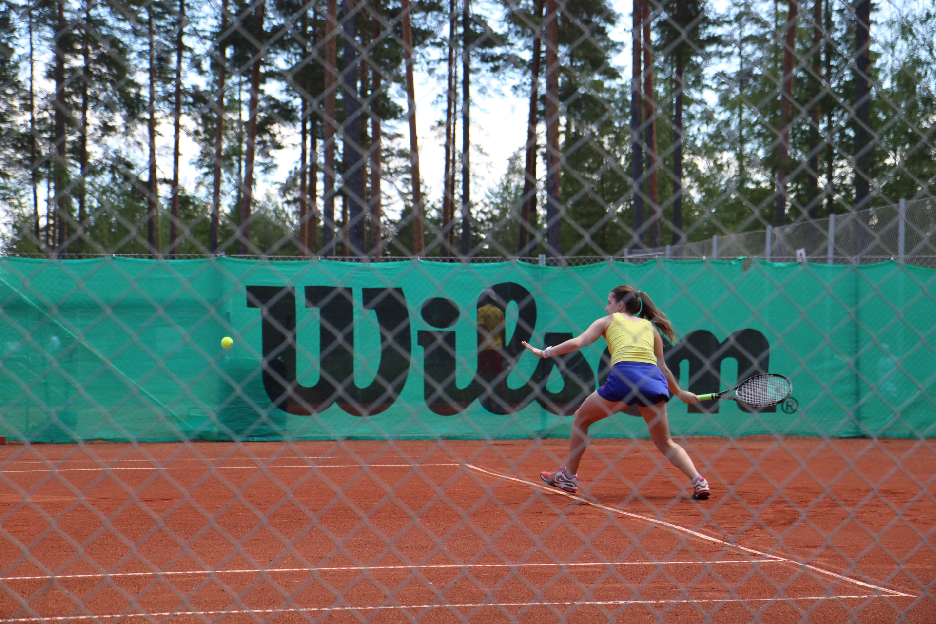 Playing a smart forehand on a crucial point